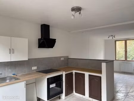 f2 sedan proche centre