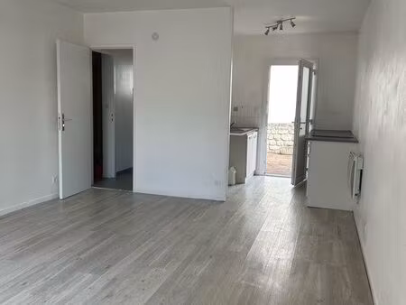 f1 limay centre avec courette