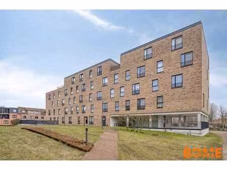 instapklare en moderne tweeslaapkamerappartement met garage