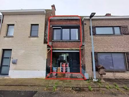 compacte gesloten bebouwing met renovatiepotentieel in br...