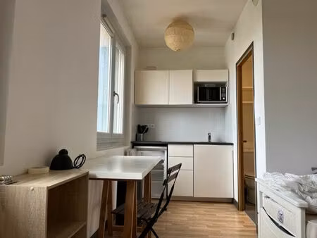 location appartement 1 pièce 17 m² à lyon 8 (69008)
