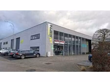 magazijn met showroom te huur