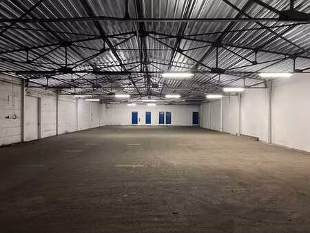 entrepôt à louer d'environ 600 m² à tielt