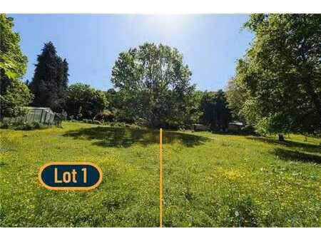 terrain bâtissable de +/- 15 ares dans le village de crupet