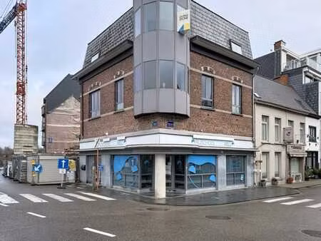 duplex avec 3 chambres et 2 salle de bains