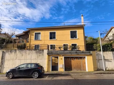 maison rénovée 140 m² avec véranda  terrain paysagé de 800 m² – secteur montessuy