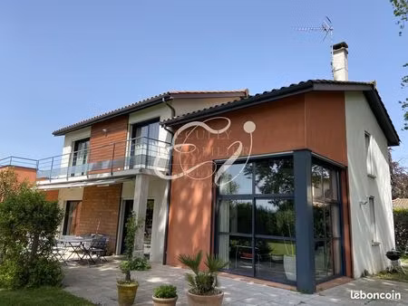 maison 7 pièces 214 m²
