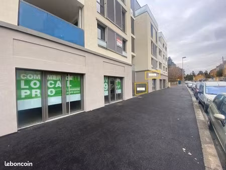 local bureaux 347 m²