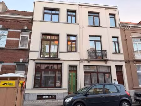 duplex entièrement rénove