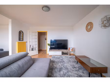 à vendre appartement t3 de 73 m2 avec cave coulaines