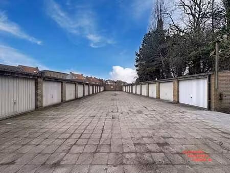 centraal gelegen garagebox