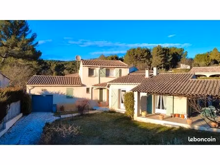 belle villa 140 m² avec jardin et garage au tholonet
