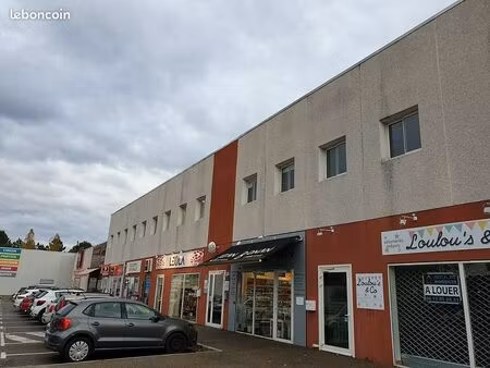 bureau local professionnel climatise en parfait etat