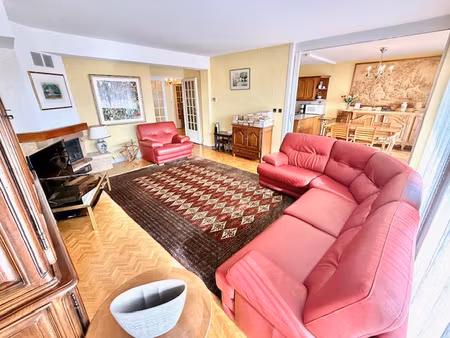 divonne les bains 01220  centre ville  t4 121m2 avec terrass