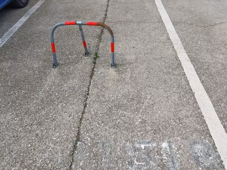 gruissan  rive droite  proche du port à sec place de parkin