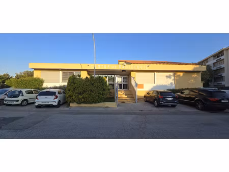 murs commerciaux à la garde proche du centre ville