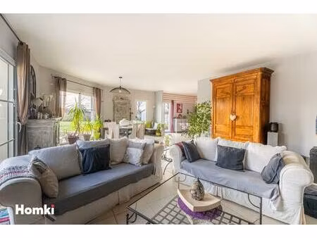 spacieuse maison t6 de 169 m² avec piscine et double garage