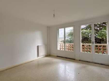 appartement t3 de 76.78m2 proche centre-ville de gardanne