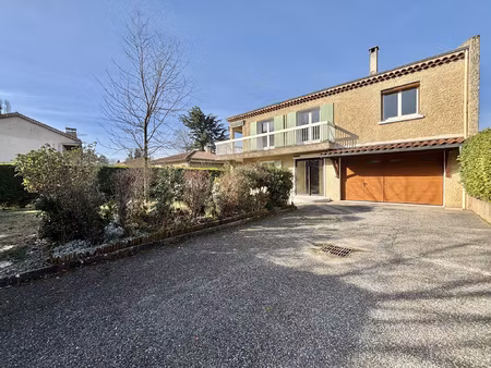 valence petit charran - maison 7 pieces de 172 m2