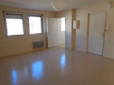 location appartement 2 pièces à yffiniac (22120) : à louer 2 pièces / 44m² yffiniac