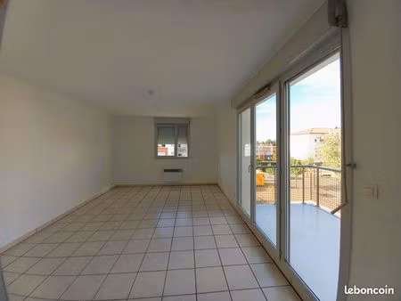 loue t3 66.6m2 + 1 parking boxé en souterrain + cave