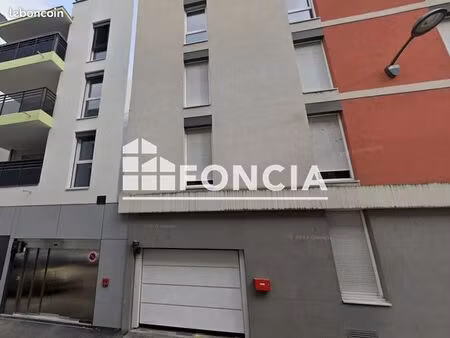 parking 15 m² villeurbanne