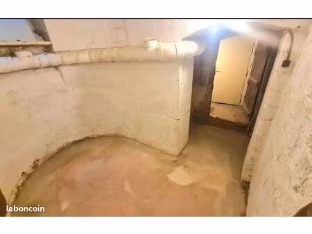 cave 10m2  200  wc électricité stockage paris 7