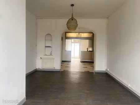 maison 2 chambres  cour extérieure  quartier de l'union