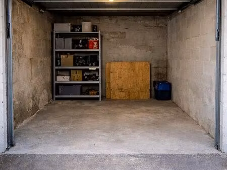 garage résidentiel calme
