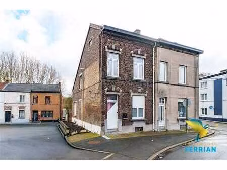 agréable maison 3 façades avec jardin