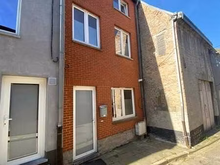 fleurus-petite maison 1cbr+ grenier aménageable