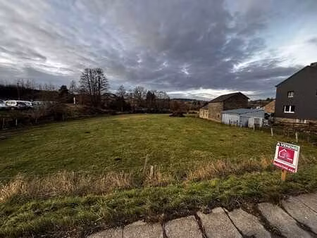 terrain à batir de 2.950m² dans le village de joubiéval