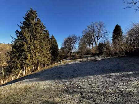 belle parcelle de 2 120 m² dans le village de pont