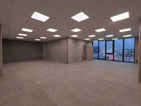 275 m² nieuwbouw loods met bovengelegen kantoor nabij exp...