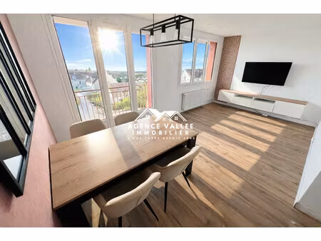 f4 + 3 chambres + balcon + box + place et caves