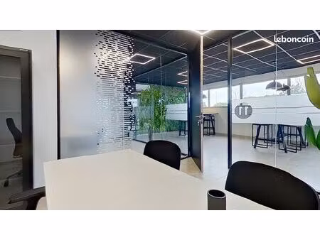 bureaux 12m² a louer 800m air bus helicopters