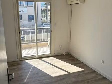 beaux bureaux 84m2 + parkings   proche centre
