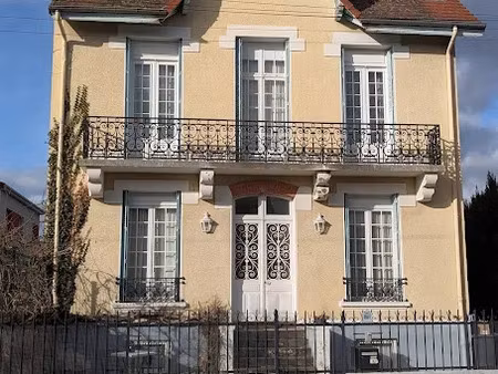 vente maison 8 pièces 220 m² à bellerive-sur-allier (03700)  459 000 €