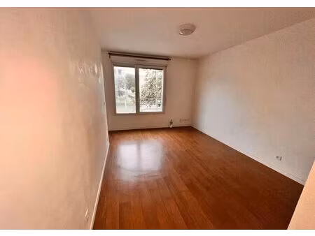 location appartement 3 pièces 55 m² à nanterre (92000)
