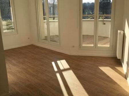 location appartement 3 pièces 61 m² à saint-denis (93200)