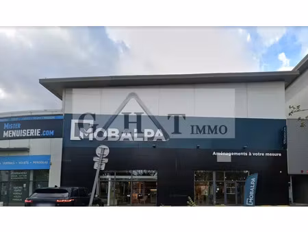 local commercial à louer 900m² zone commerciale des ulysse