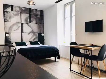 location studio meublé