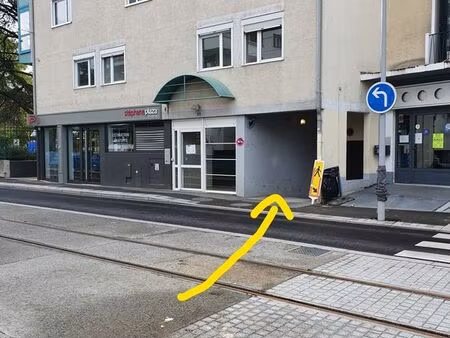 parking sécurisé tram 17