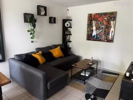 t2 meublé parking privatif balcon 750 cc