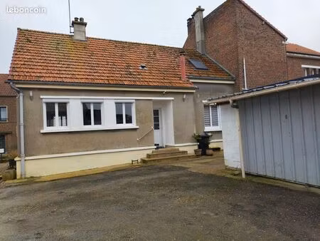 maison avec garage et dépendances