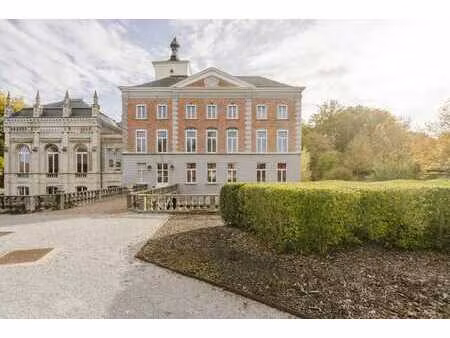 bureau exclusif dans le château d'eau de borgwal à vurste