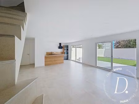 villa contemporaine neuve avec jardin  garage