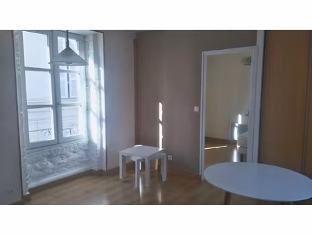 location meublée appartement 2 pièces 33 m² à vienne (38200)  550 €