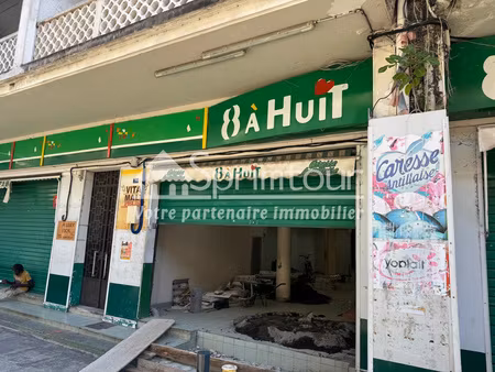 local professionnel brut 140 m2 rez-de-chaussée rue de