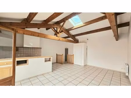 charmant appartement t3 au centre du village à fleury